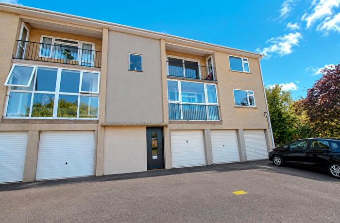 2 Bedroom Flat To Rent In Solsbury Way, Bath, BA1