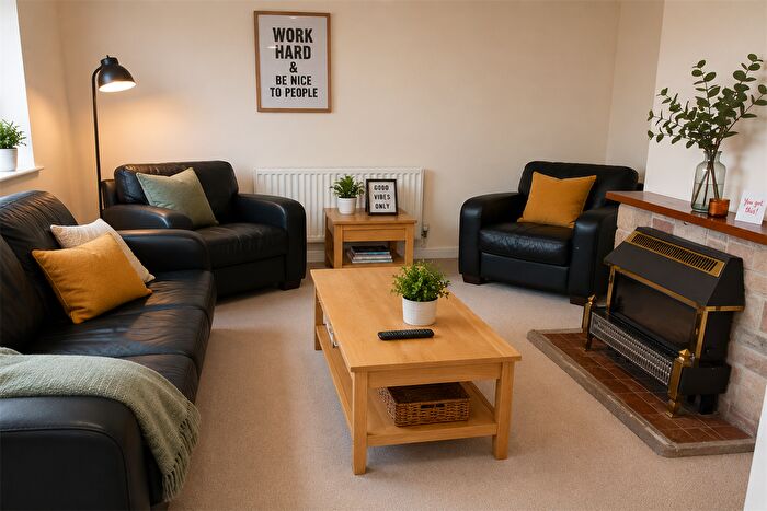 3 Bedroom Semi-Detached House To Rent In Radford Bridge Rd, Wollaton, NG8