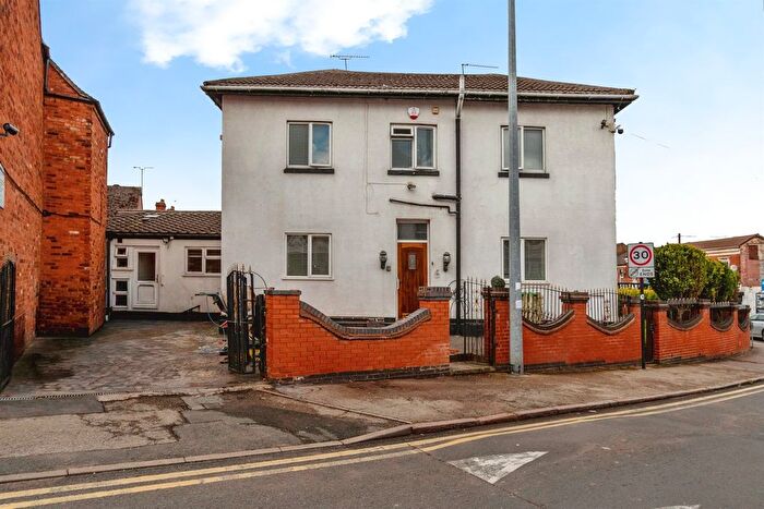 4 Bedroom End Of Terrace House For Sale In Little Caldmore, Walsall, WS1
