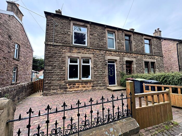 3 Bedroom Semi-Detached House For Sale In Burrfields Road, Chapel-En-Le-Frith, SK23