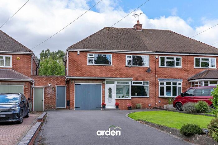 3 Bedroom Semi-Detached House For Sale In Birmingham Road, Alvechurch, B48