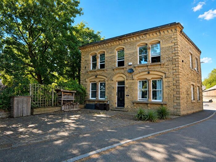 1 Bedroom Flat To Rent In Park Road, Earlsheaton, Dewsbury, WF12