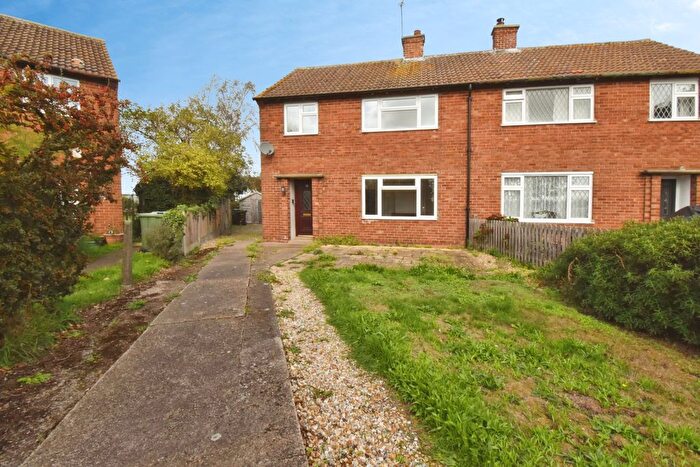 3 Bedroom Semi-Detached House For Sale In Norwell Lane, Cromwell, NG23