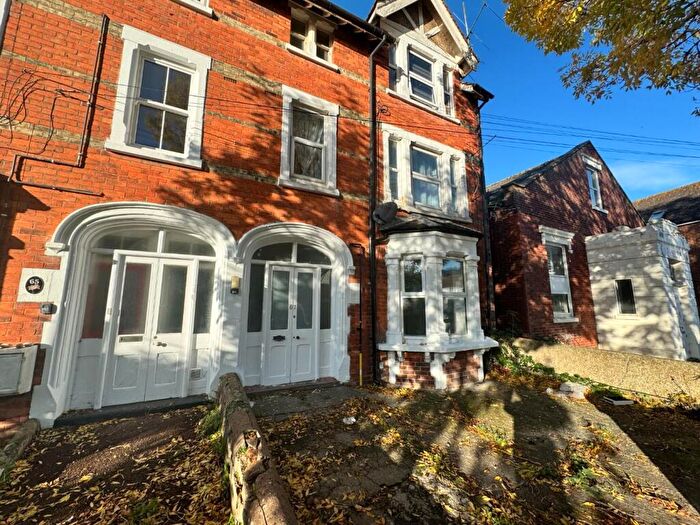 2 Bedroom Apartment To Rent In Wear Bay Crescent, Folkestone, CT19