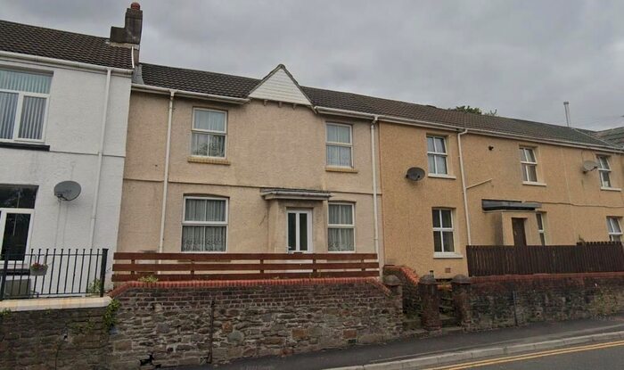 2 Bedroom Property To Rent In Neath Road, Swansea, SA6