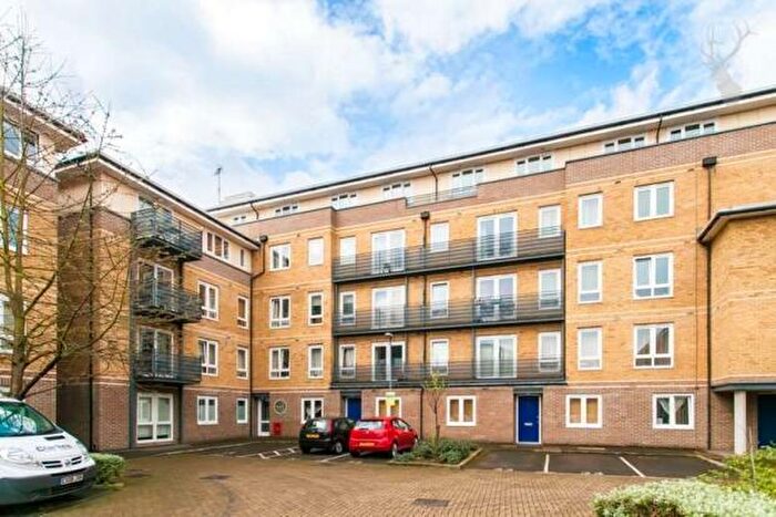 1 Bedroom Apartment To Rent In Rosegate House Hereford Road, London, E3