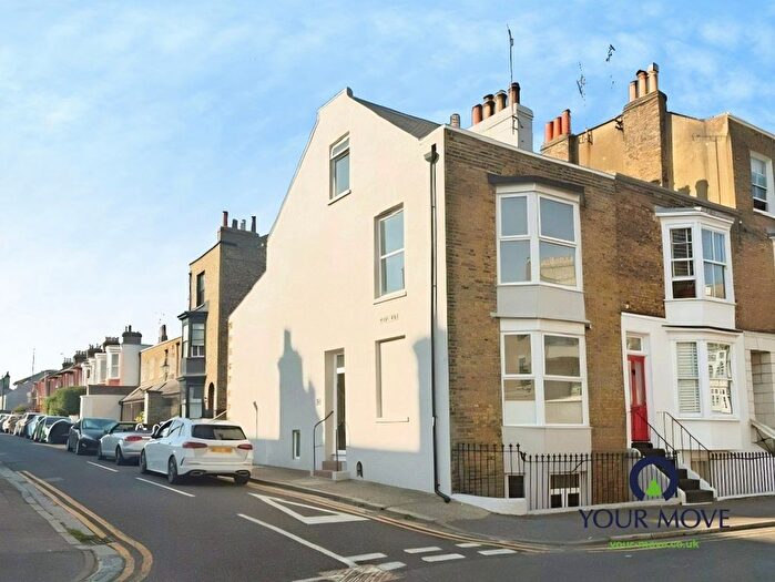 5 Bedroom End Of Terrace House For Sale In St. Augustines Road, Ramsgate, Kent, CT11