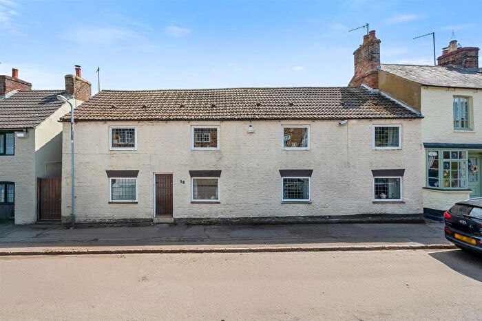 4 Bedroom End Of Terrace House For Sale In - Church Street, Broughton, NN14