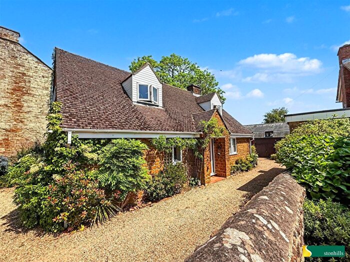 5 Bedroom Property For Sale In Lime Avenue, Eydon, Daventry, NN11