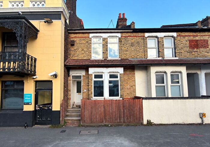 3 Bedroom Terraced House For Sale In Purley Way, Croydon, Surrey, CR0