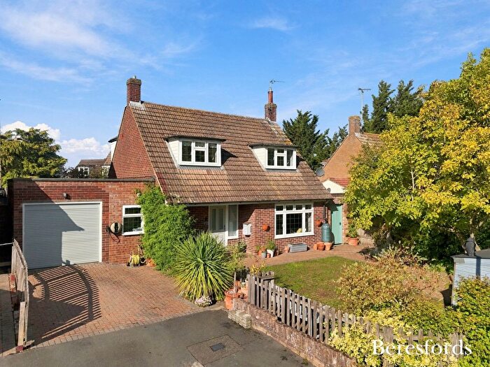 3 Bedroom Detached House For Sale In Jubilee Court, Dunmow, CM6