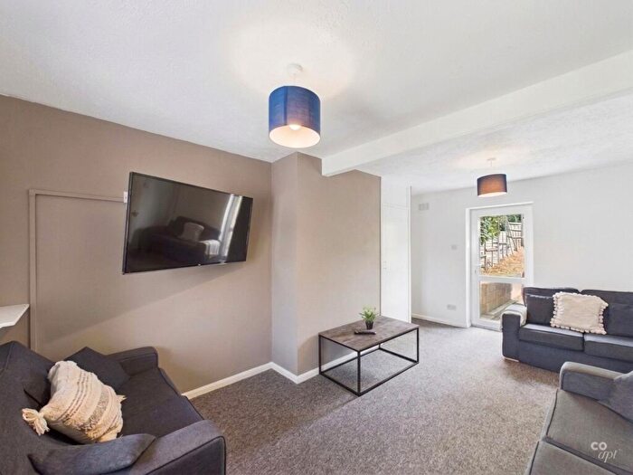 6 Bedroom Terraced House To Rent In Hillside, Brighton, BN2
