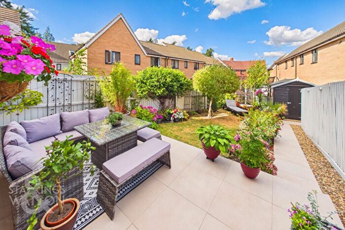 4 Bedroom Town House For Sale In Peter Pulling Drive, Queens Hill, Norwich, NR8