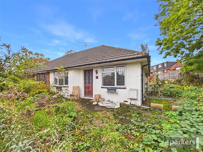 2 Bedroom Bungalow For Sale In Felstead Close, Earley, Reading, Berkshire, RG6