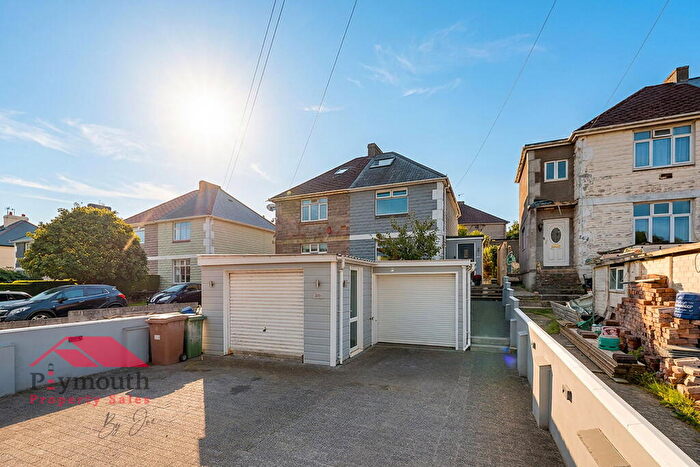 4 Bedroom Semi-Detached House For Sale In Billacombe Road, Plymouth, PL9