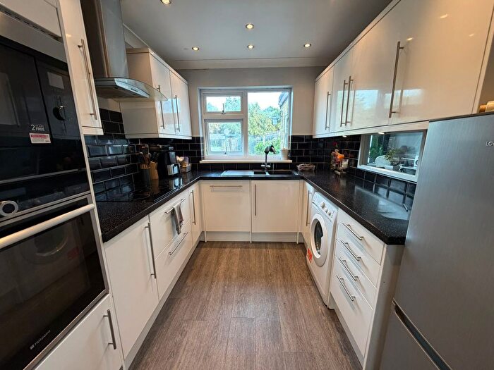 2 Bedroom Terraced House To Rent In College Road, Cheshunt, EN8
