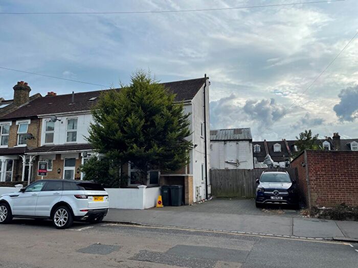 Property For Sale In Wellington Road, Surrey, CR0