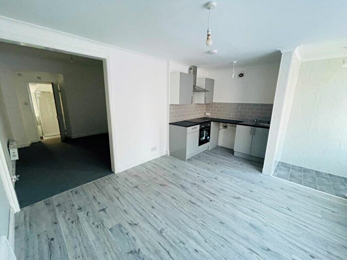Flat To Rent In Frondeg Terrace, Llanelli, Carmarthenshire, SA15