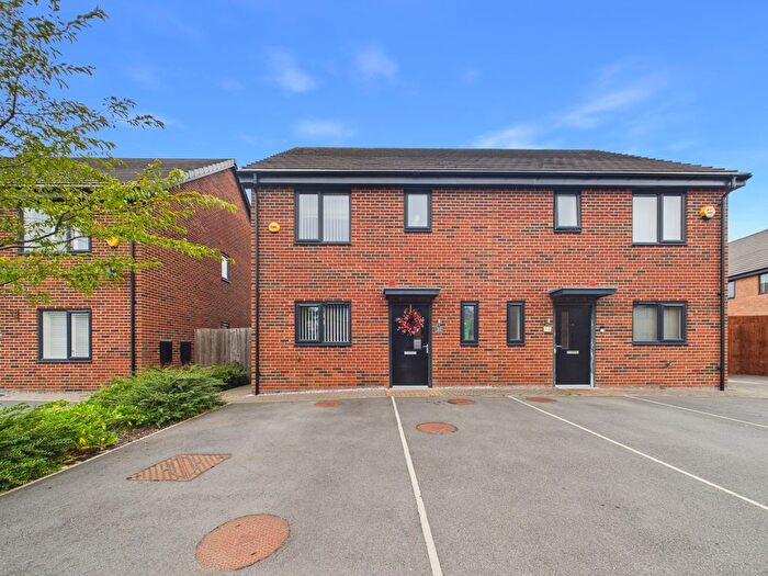 3 Bedroom Semi-Detached House For Sale In Brentford Drive, Hull, HU8
