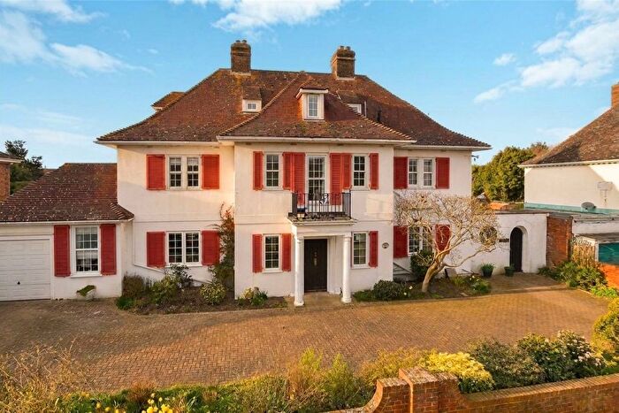 3 Bedroom Flat For Sale In Godwyn Road, Folkestone, CT20