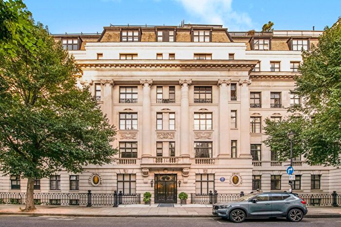 2 Bedroom Flat To Rent In Mansfield Street, Marylebone, W1G