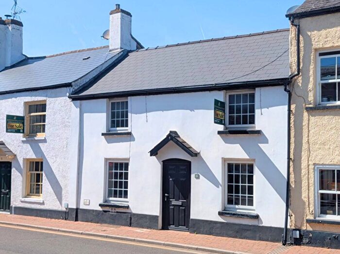 3 Bedroom Town House For Sale In Almshouse Street, Monmouth, NP25