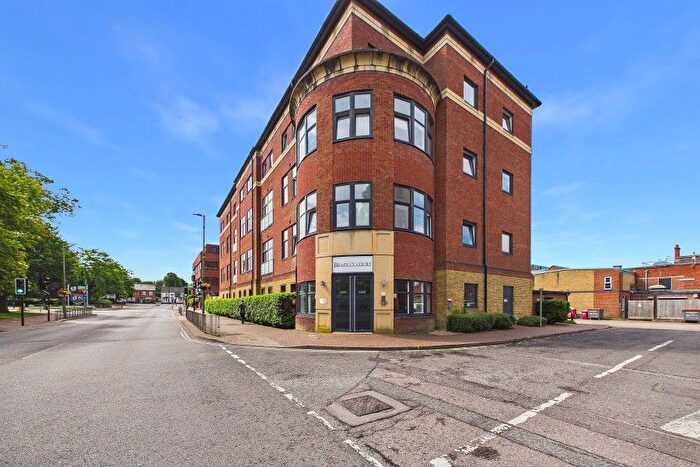 2 Bedroom Flat To Rent In Knoll Road, Camberley, GU15