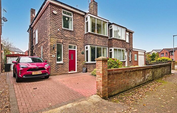 3 Bedroom Semi-Detached House For Sale In Marus Avenue, Wigan, WN3