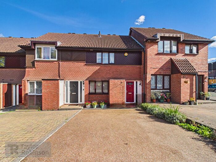 2 Bedroom Terraced House For Sale In Peverel Road, Ifield, Crawley, RH11