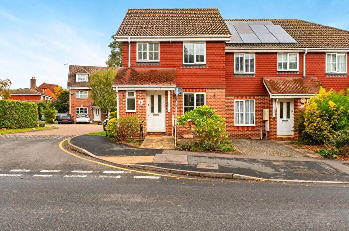 3 Bedroom End Of Terrace House For Sale In North Street, Redhill, RH1