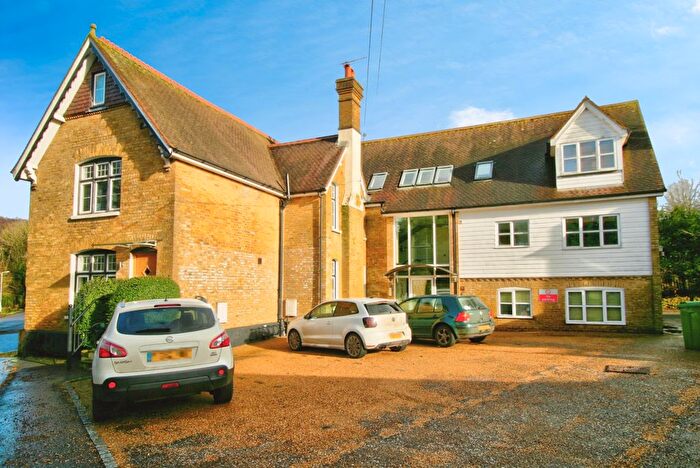 2 Bedroom Flat For Sale In Withyham Road, Tunbridge Wells, TN3