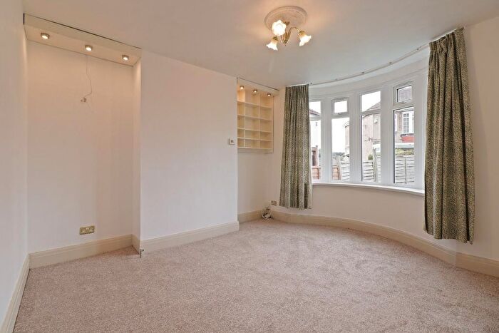 3 Bedroom Semi-Detached House For Sale In Fitzroy Road, Sheffield, S2