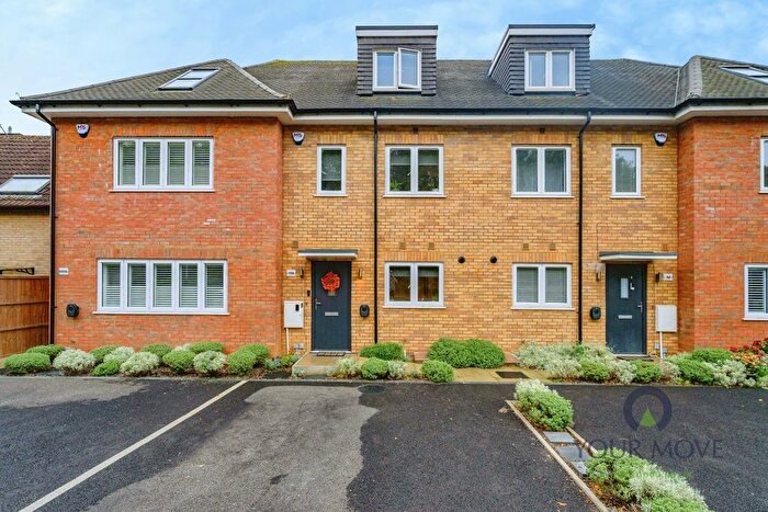 3 Bedroom Terraced House For Sale In Wood Lane End, Hemel Hempstead, Hertfordshire, HP2