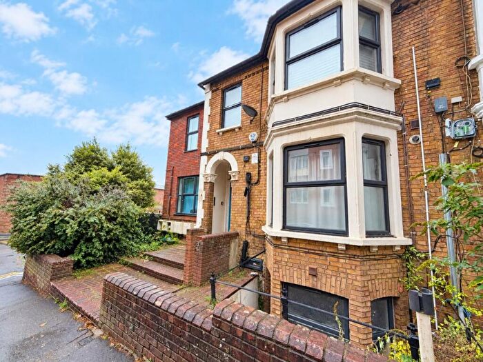 1 Bedroom Apartment To Rent In Priory Road, HP13