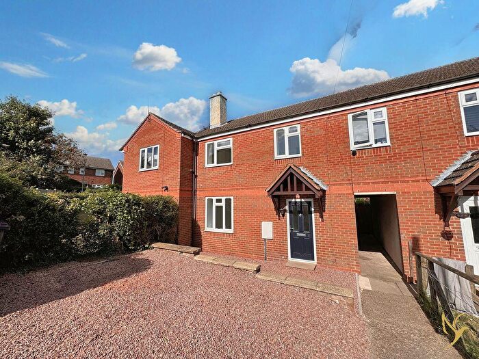 3 Bedroom Terraced House For Sale In Steeple Close, Kidderminster, DY14