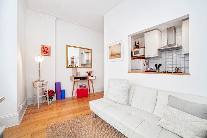1 Bedroom Flat To Rent In Victoria Road, London, NW6