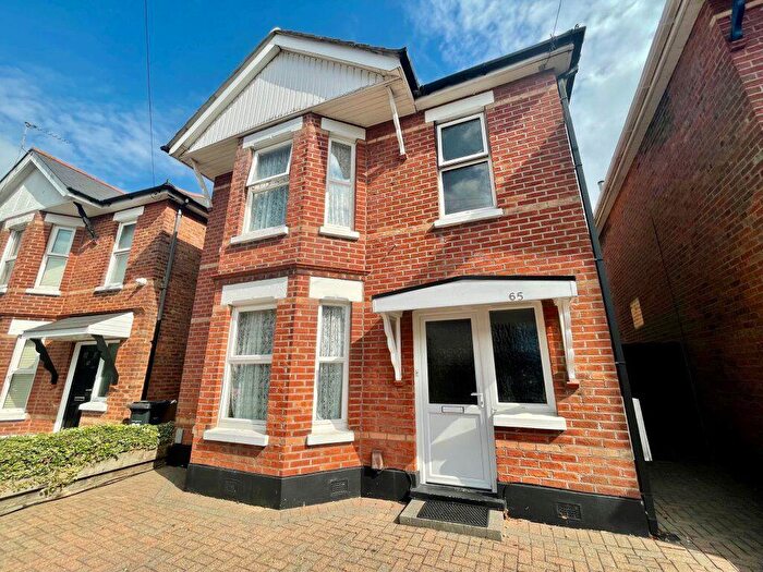 5 Bedroom House To Rent In Student Five Bedrooms, Winton-, P00