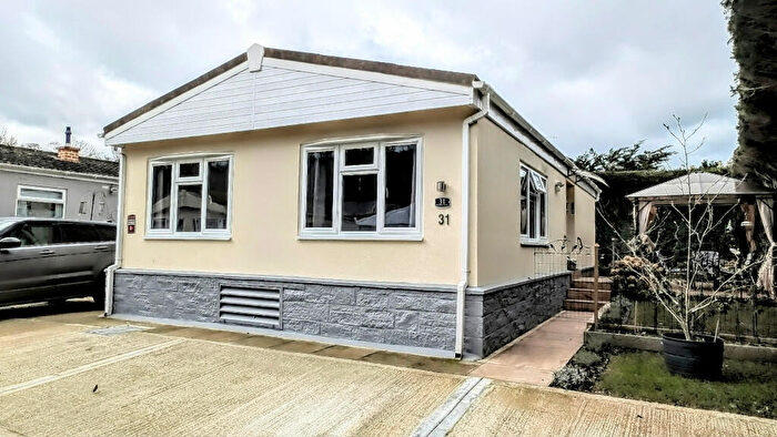 2 Bedroom Park Home For Sale In Warren Park, Thursley, Surrey, GU8