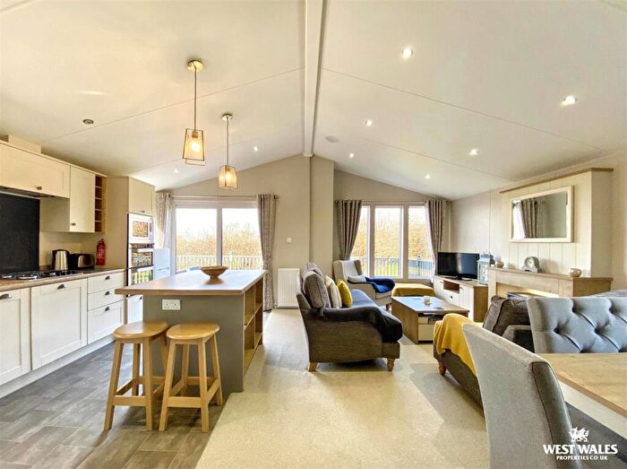 3 Bedroom Chalet For Sale In Vale Holiday Park, Narberth, SA67