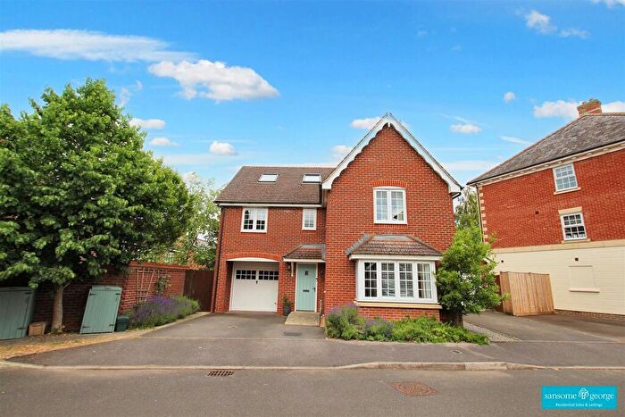5 Bedroom Detached House To Rent In Woodthorne Close, Tilehurst, RG31