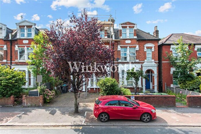 2 Bedroom Apartment To Rent In Park Avenue, London, N22