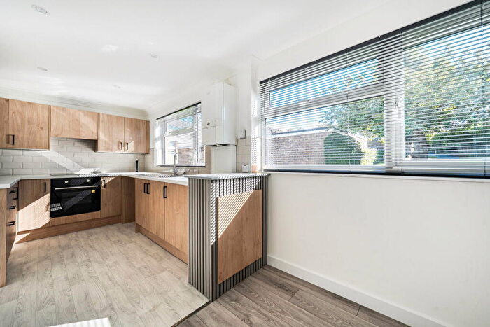 3 Bedroom Terraced Bungalow For Sale In Meon Walk, Basingstoke, RG21