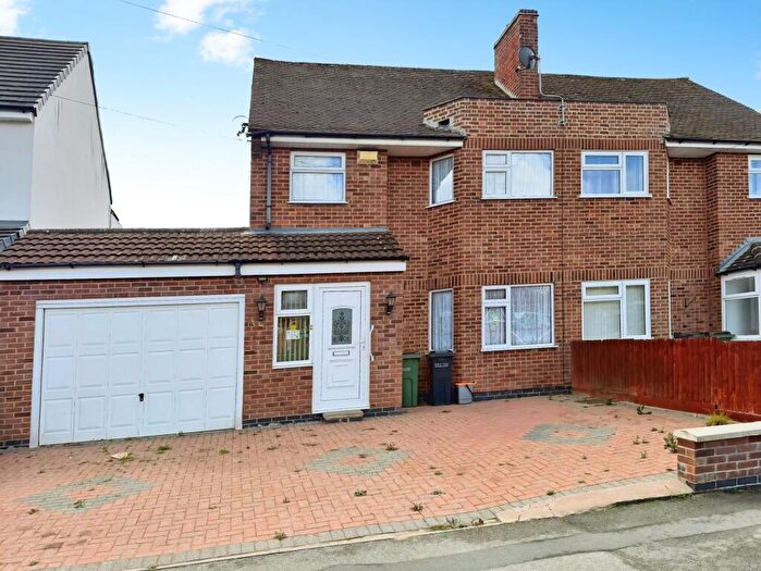 4 Bedroom Semi-Detached House For Sale In Ash Tree Road, Oadby, LE2