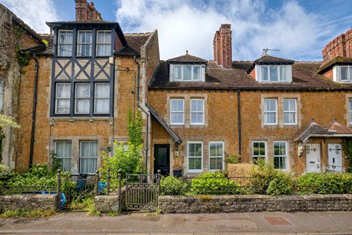 3 Bedroom Town House For Sale In Cumnock Terrace, Castle Cary, BA7