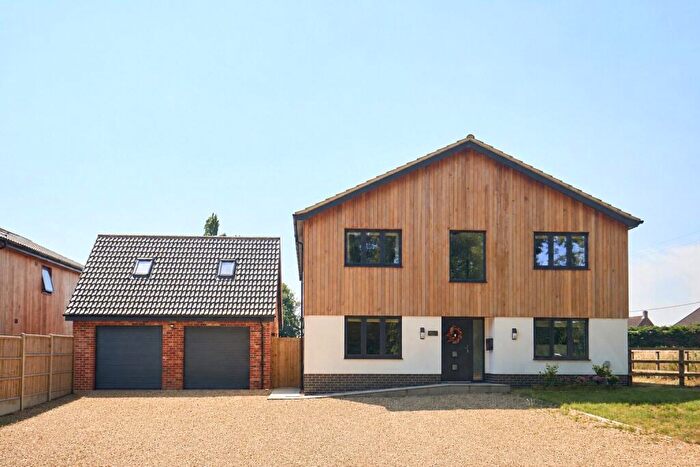 4 Bedroom Detached House For Sale In Rectory Road, Rockland All Saints, Attleborough, Norfolk, NR17