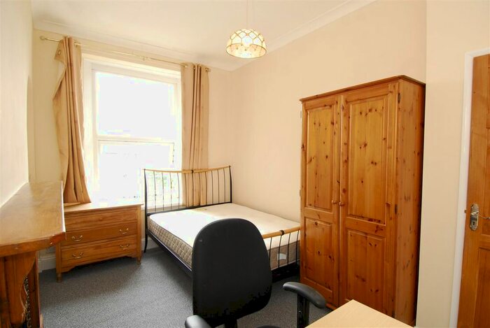 3 Bedroom Flat To Rent In North Road East, Apt, Plymouth, PL4