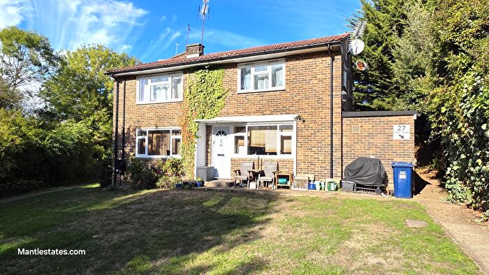 2 Bedroom Flat For Sale In Park Road, New Barnet, EN4
