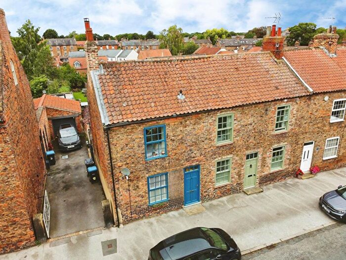 3 Bedroom End Of Terrace House For Sale In New Row, York, North Yorkshire, YO51