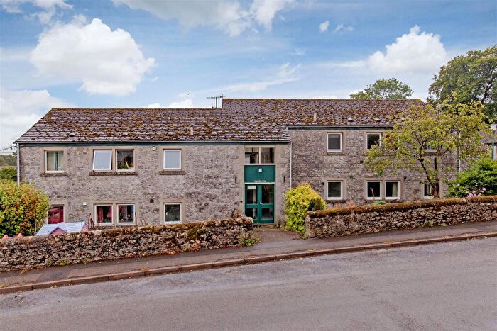 2 Bedroom Apartment For Sale In Middleton-By-Youlgrave, Bakewell, DE45