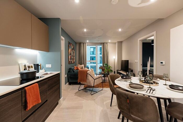 2 Bedroom Flat To Rent In New York Square, Quarry Hill, Leeds, LS2